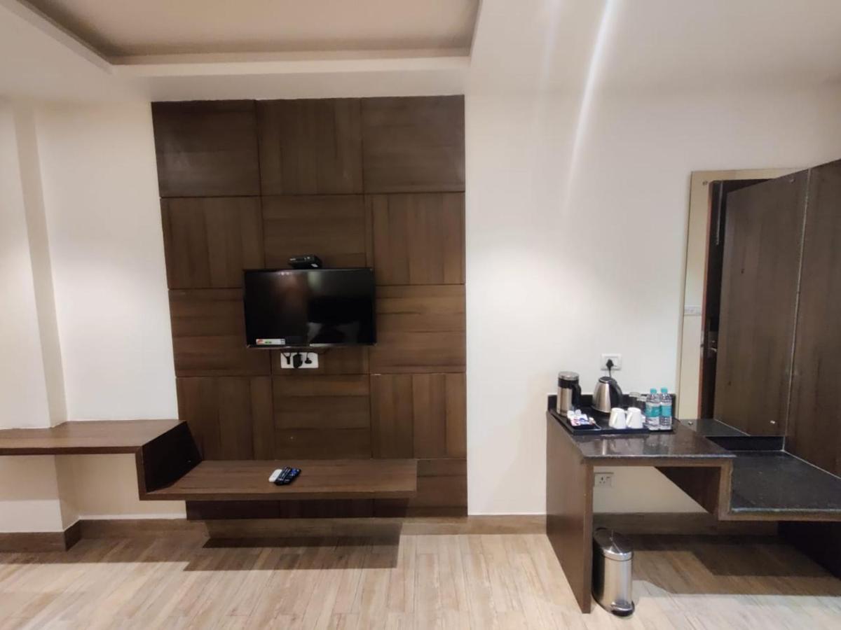 Hotel D Silverleaf 러크나우 외부 사진