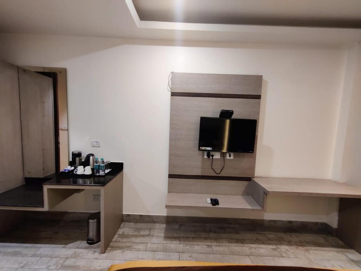 Hotel D Silverleaf 러크나우 외부 사진