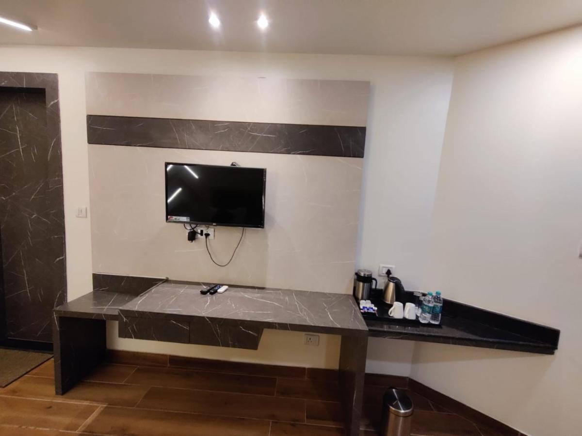 Hotel D Silverleaf 러크나우 외부 사진