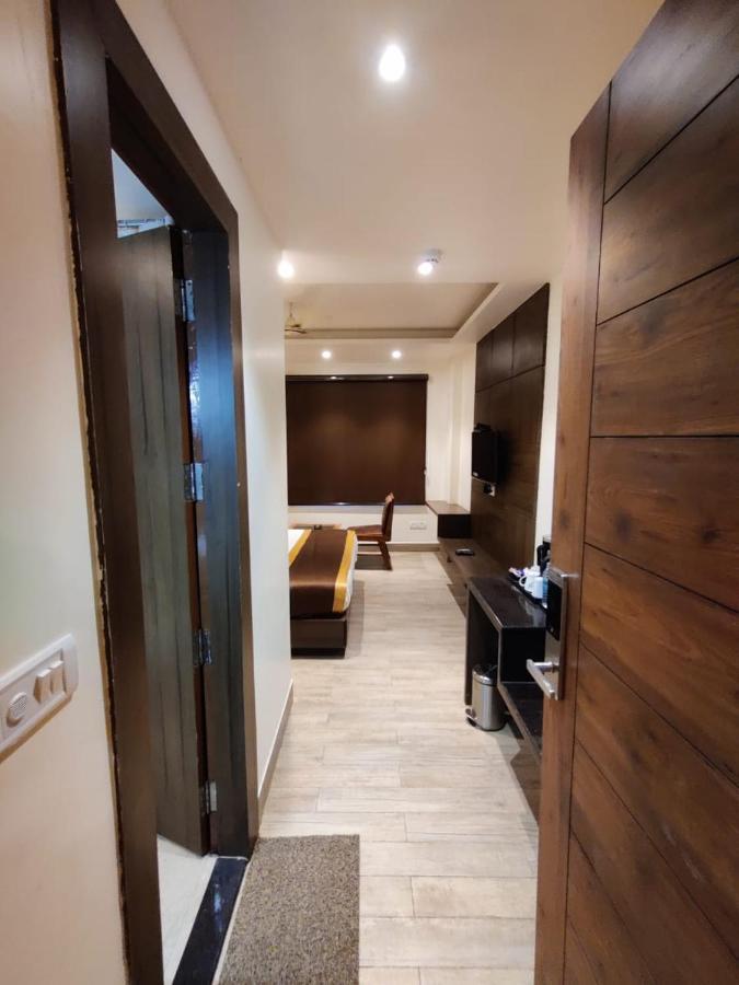 Hotel D Silverleaf 러크나우 외부 사진