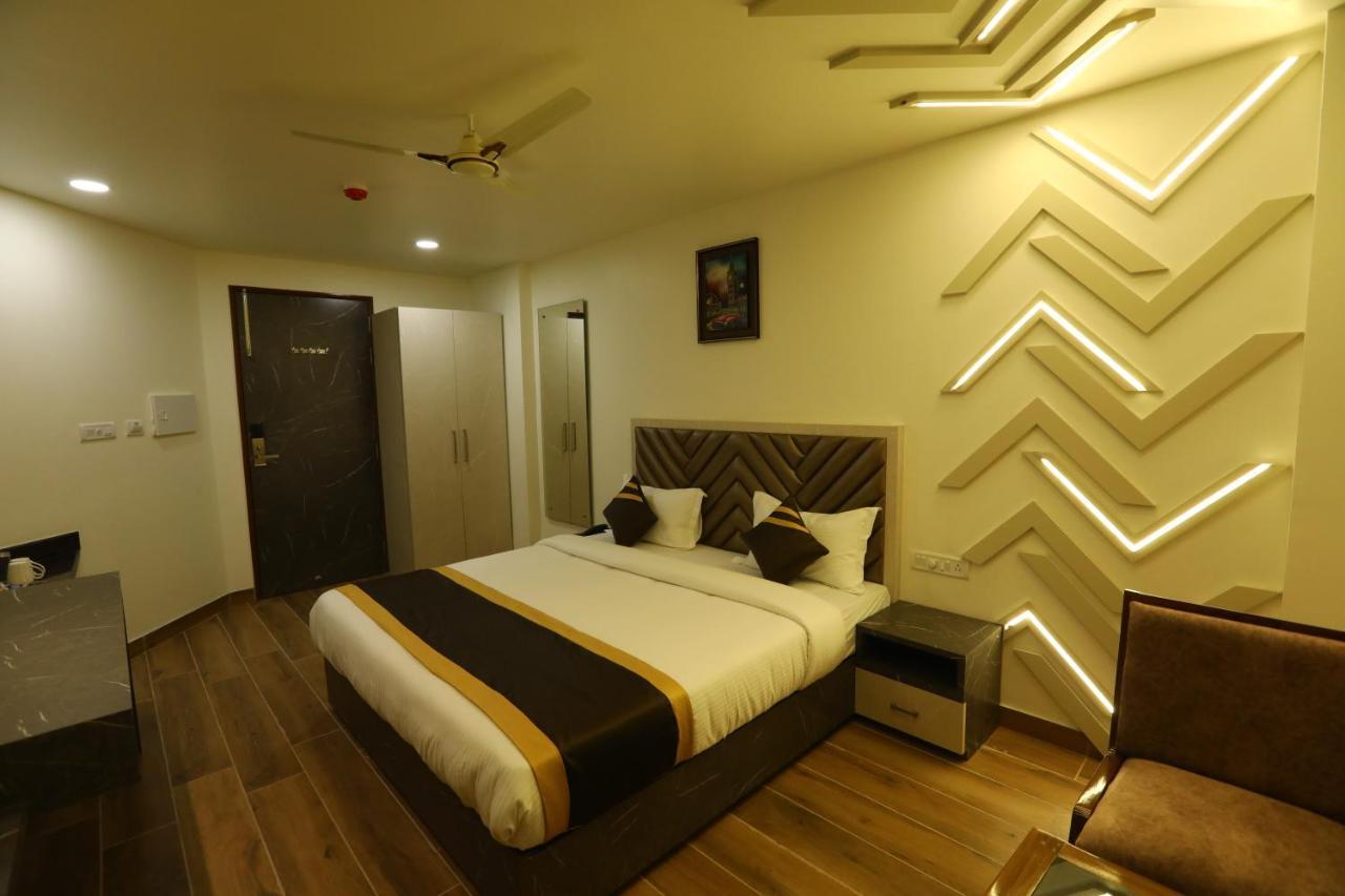Hotel D Silverleaf 러크나우 외부 사진