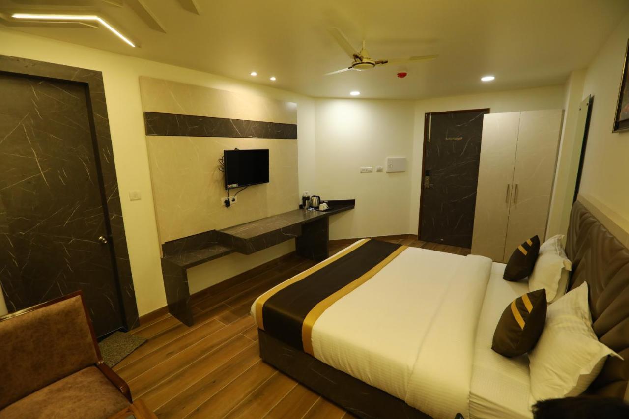 Hotel D Silverleaf 러크나우 외부 사진